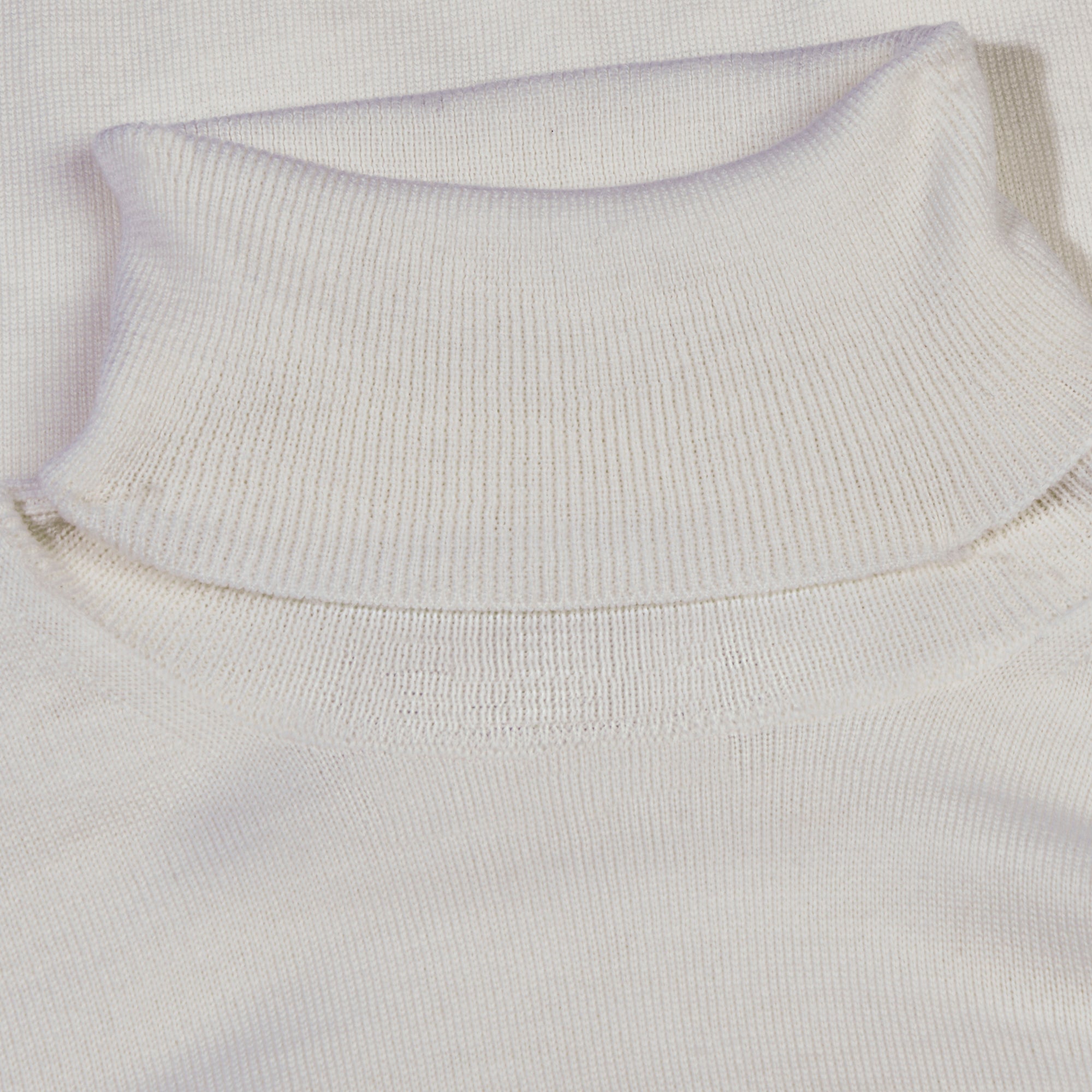 Super Merino Solid Turtleneck Sweater