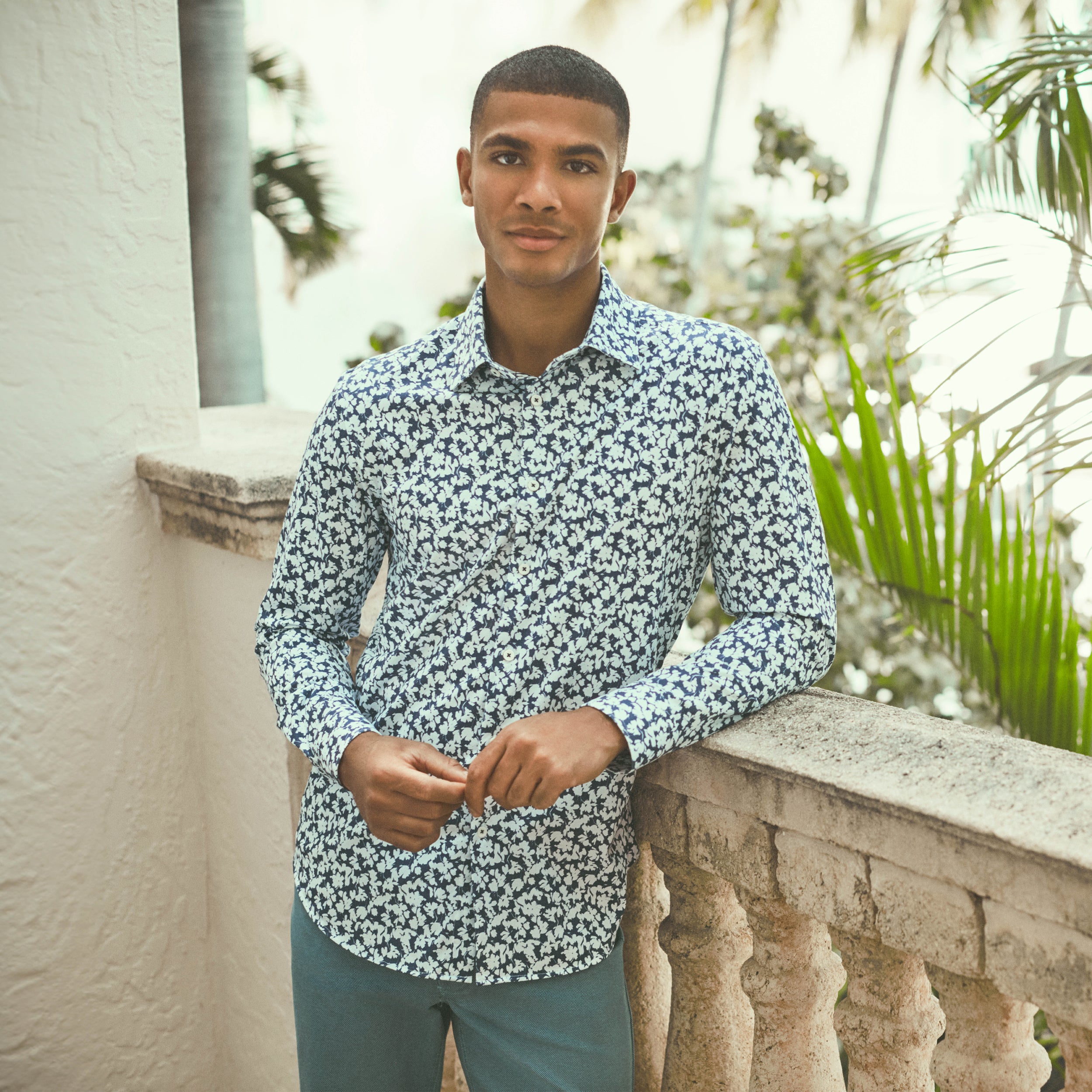James Floral OoohCotton Shirt in Navy