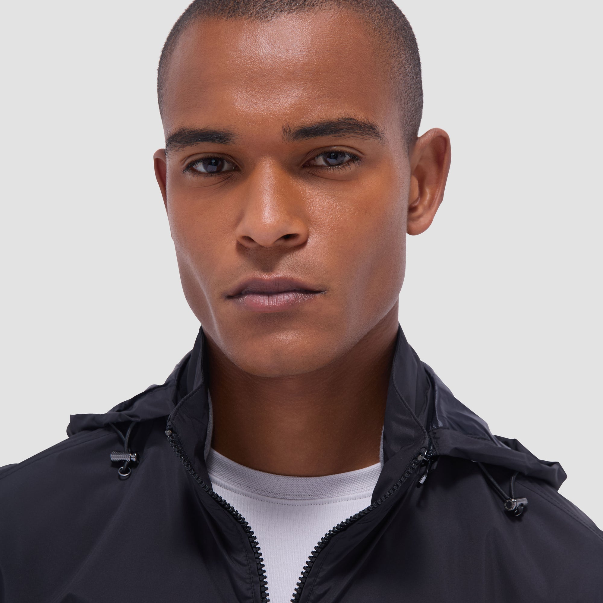 Calvin Klein - Giacca Con Cappuccio Imbottita In Nylon Raggrinzito 1799 Nero 376370 Calvin Klein - Giacca Con Cappuccio Imbottita In Nylon Raggrinzito 1799 Nero 376370
