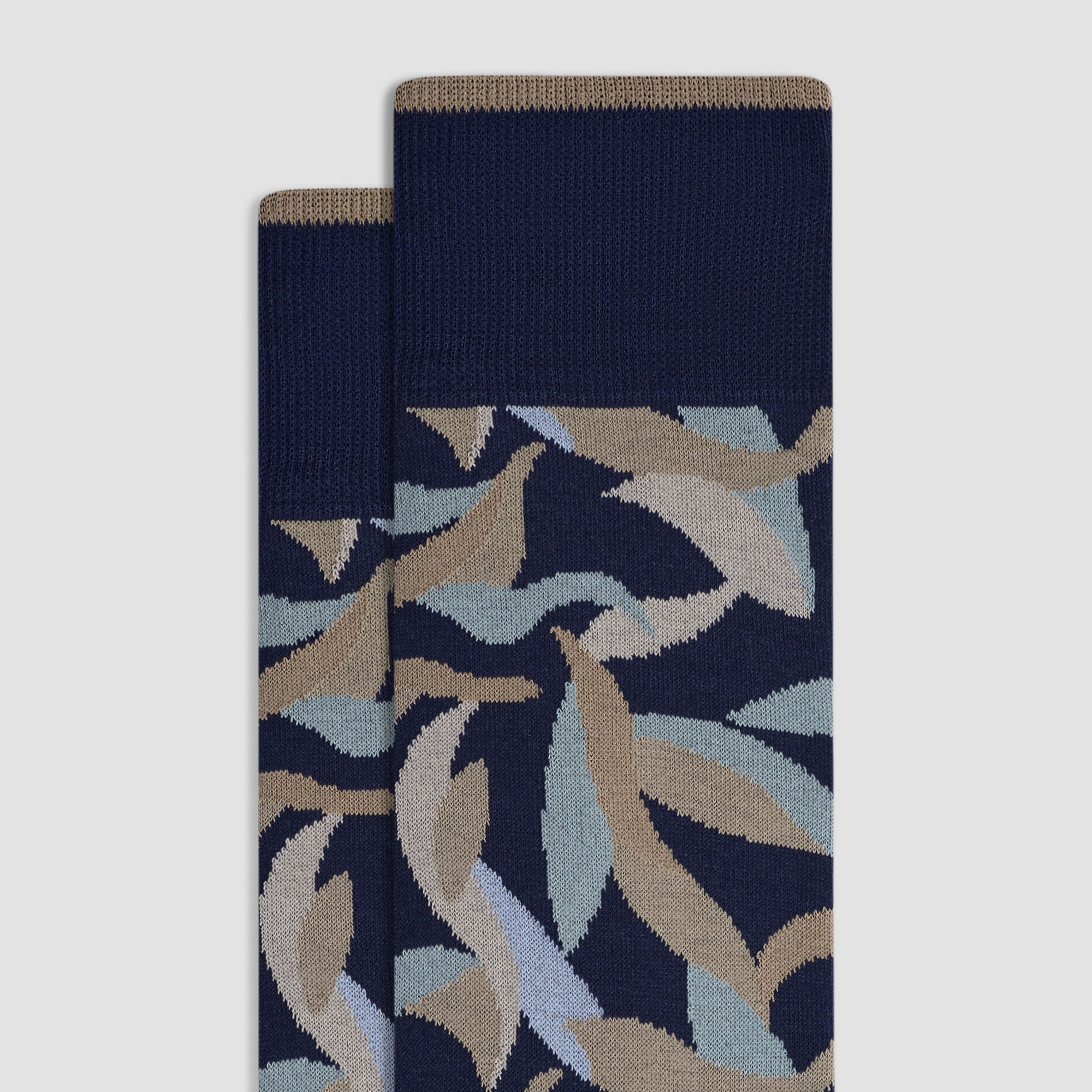 Leaf Motif Mid-Calf Socks