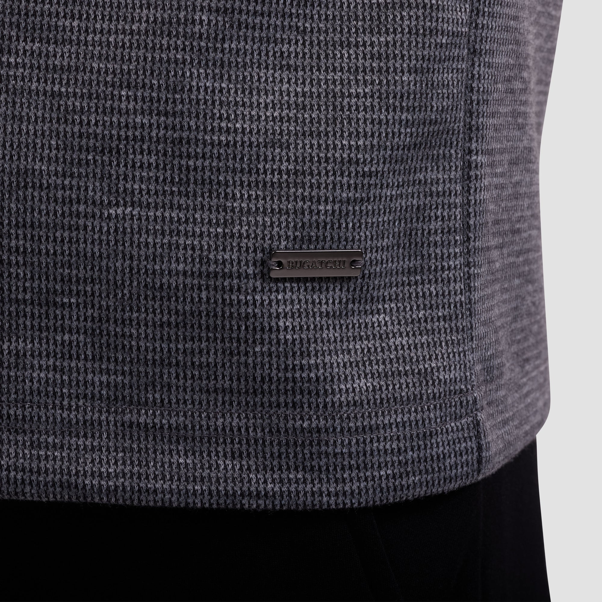 Performance Houndstooth Quarter-Zip Mock Neck Pullover