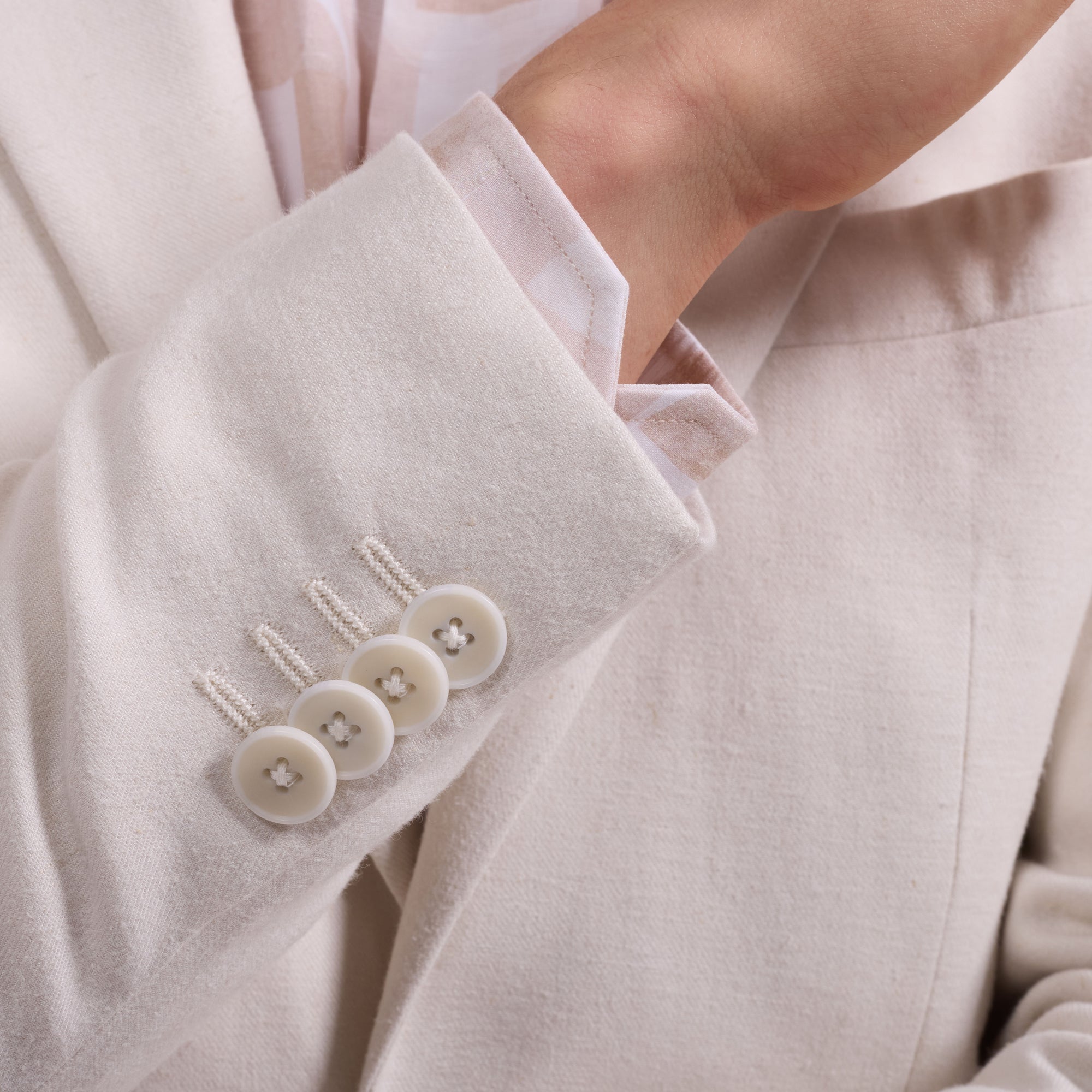 Aerolinen Two-Button Blazer