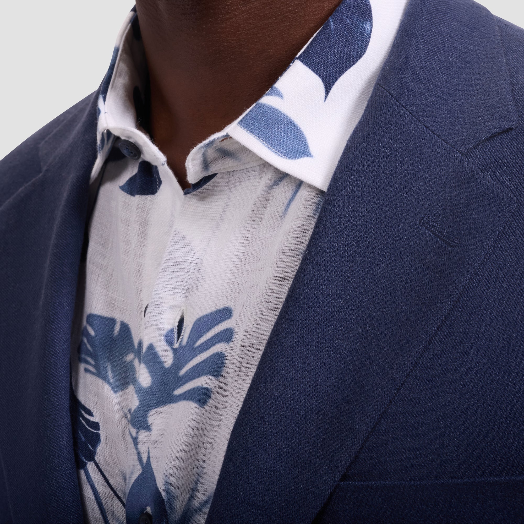 Aerolinen Two-Button Blazer