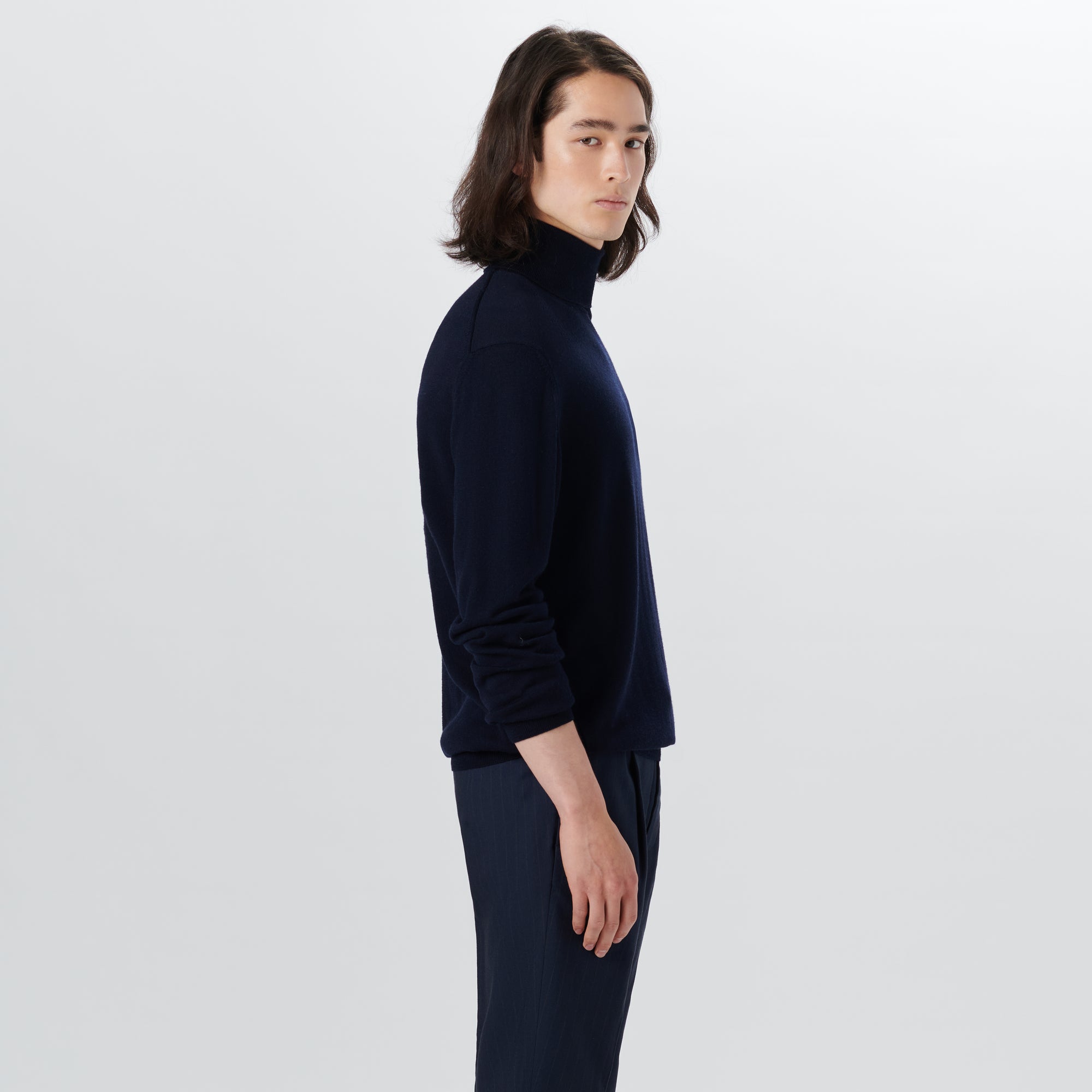 Super Merino Turtle Neck Solid Sweater
