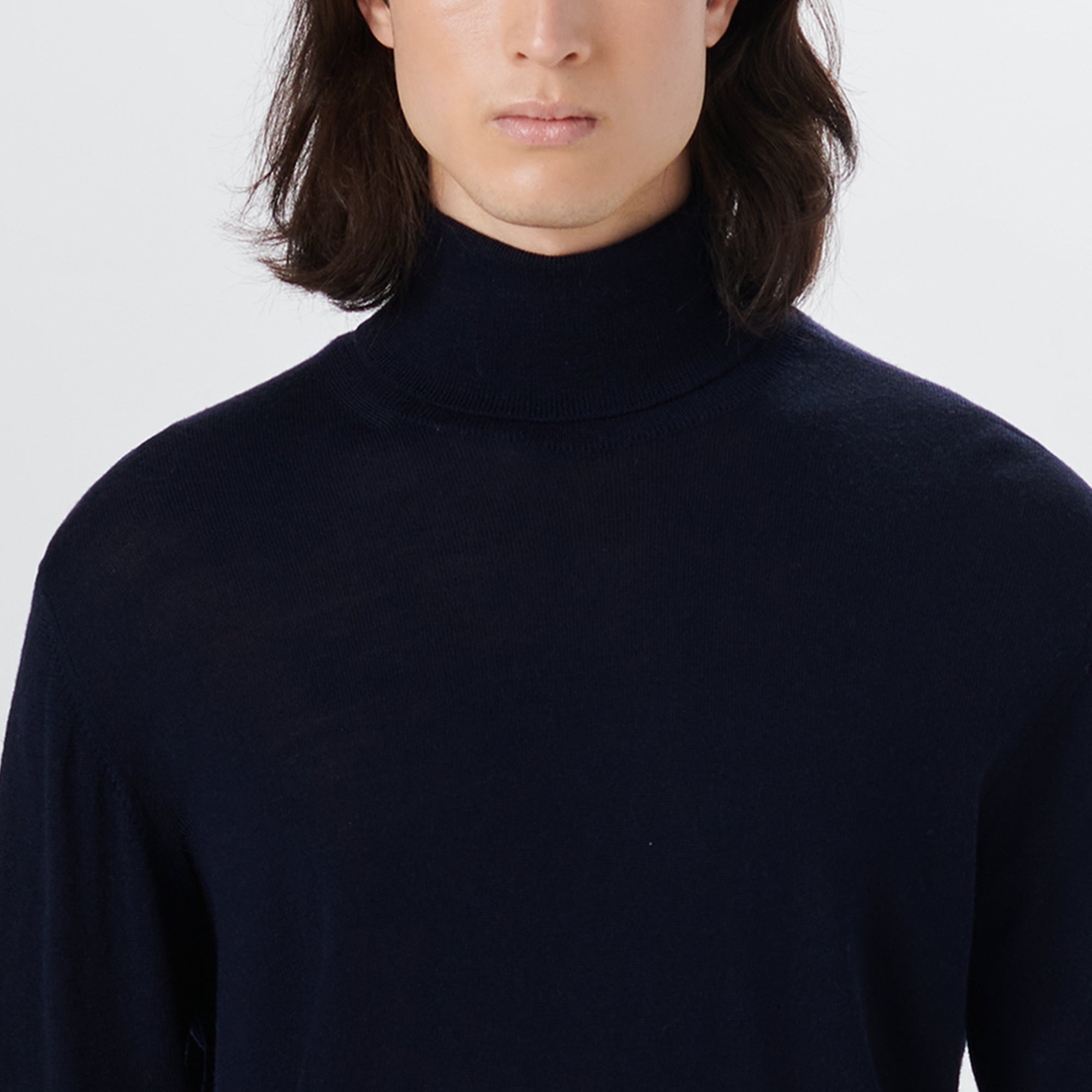 Super Merino Turtle Neck Solid Sweater